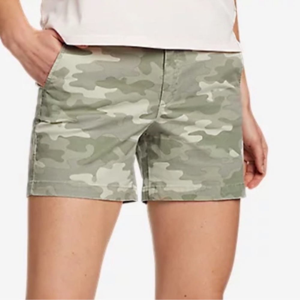 Eddie Bauer Willit Stretch Legend Wash Shorts. Slightly Curvy Camo Size 14